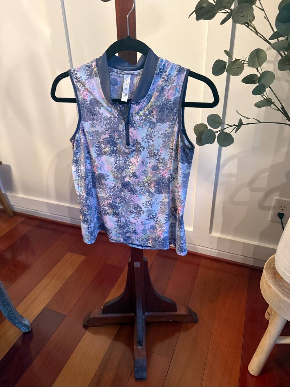 Floral Sleeveless Zip-Front Golf Shirt - Gray/Blue/Pink